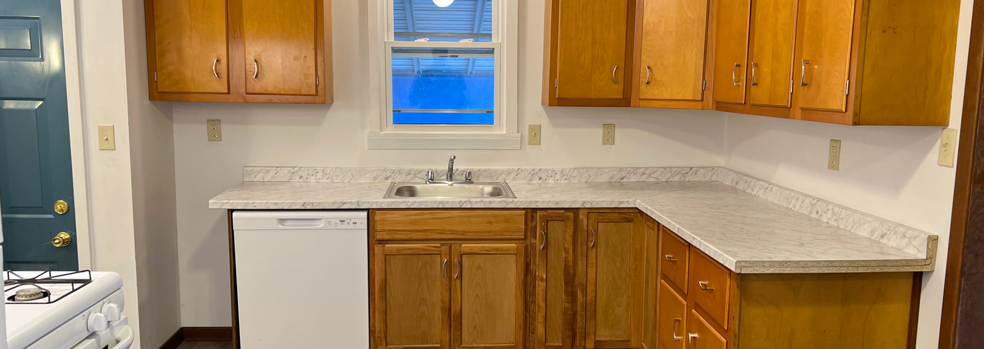 https://rentalhomeserie.com/sites/default/files/revslider/image/rental_homes-04-desktop.jpg