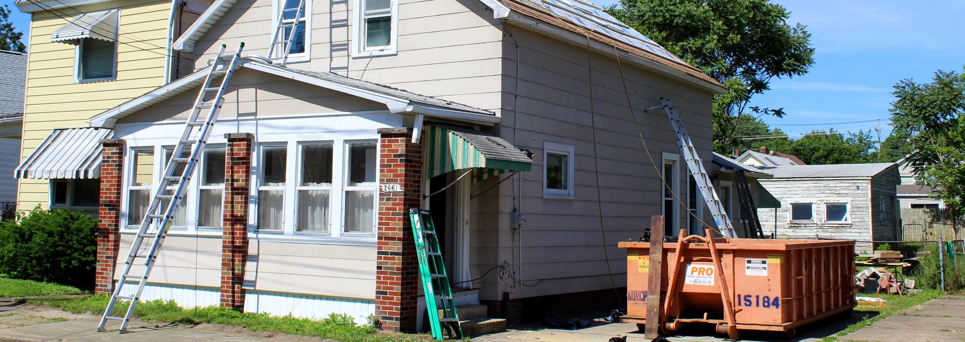 https://rentalhomeserie.com/sites/default/files/revslider/image/rental_homes-09-desktop-min.jpg
